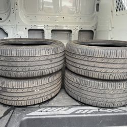set of 4 tires size 205/50R16 good tires
