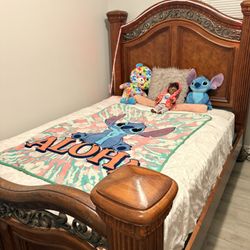 Queen Bed And Dresser