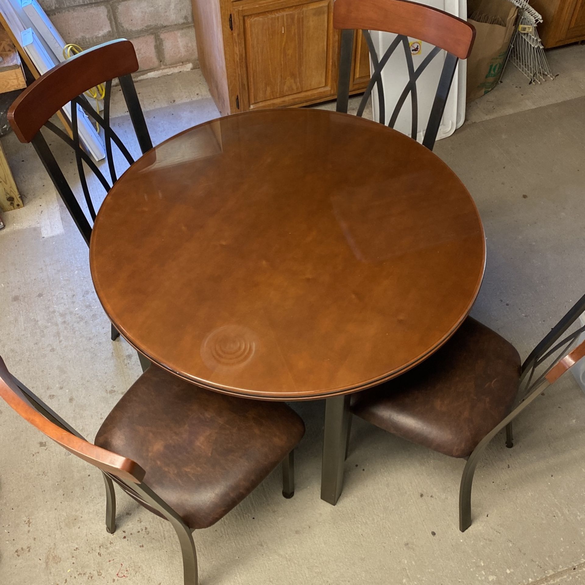 42 Inch Dinette Table With Four Chairs