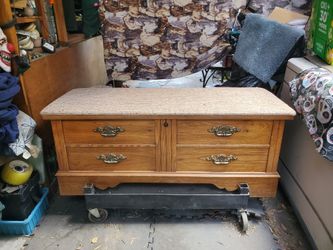 Vintage Lane Cedar Chest With Upholsters Fabric Lid