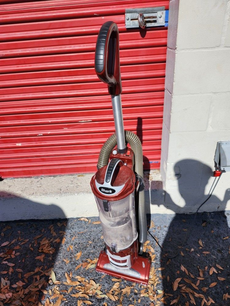 SHARK VACUUM CLEANER