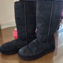 UGG CLASIC TALL BOOTS  SIZE  12