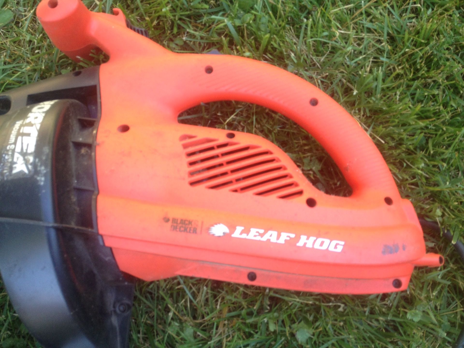 Black and Decker leaf blower