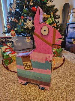 FROM THE VIDEO GAME FORTNITE - JUMBO LOOT PINATA