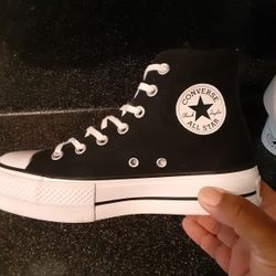 Converse Platform womens 6.5 Like new 