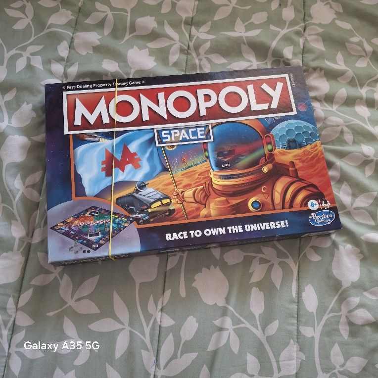 Monopoly Space Board Game - Earth is So Yesterday!
