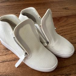 Women’s Flat Dress Sneakers 