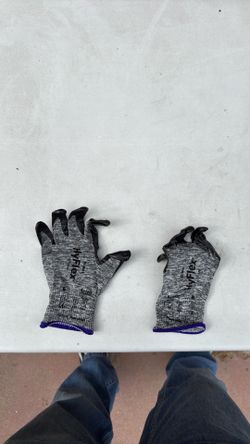 Extra small safety gloves
