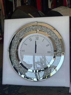 Stunning Mirror and Diamonds Wall Clock! 24” NEW