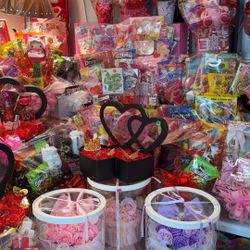 REGALITOS DE SAN VALENTIN LISTOS PARA RECOGER VALENTINES GIFTS AVAILABLE