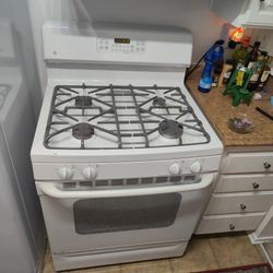 Like New GE Gas Oven Perfect Condition 