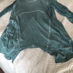 Women’s Top By Democracy Size Small