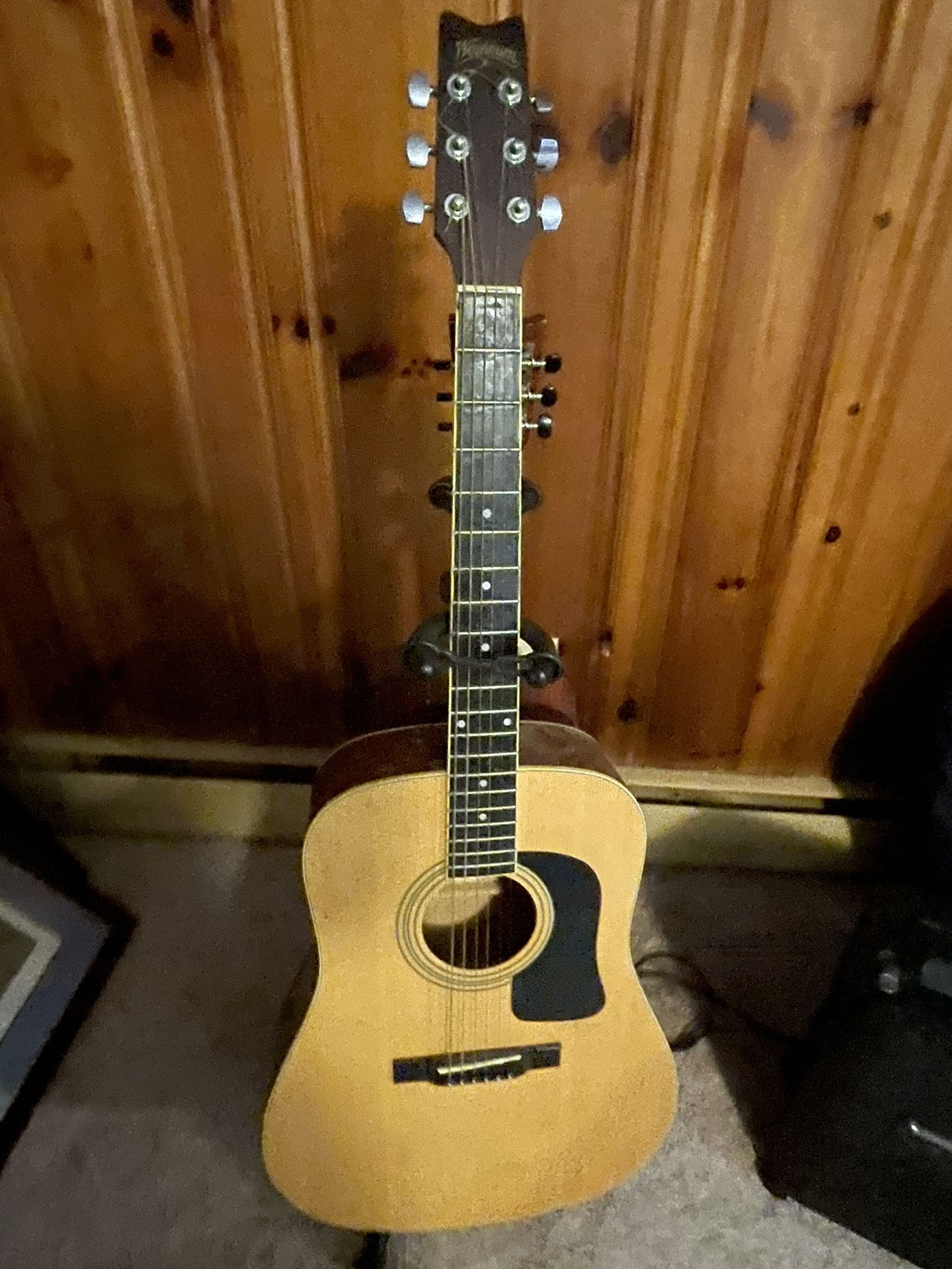 Washburn D8 Acoustic Guitar