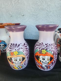 15%off floreros Halloween varios colores y dicen̈os($35) cada uno tel (contact info removed)