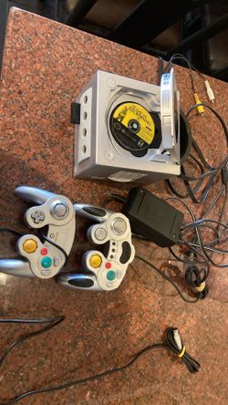 GameCube Bundle W Controllers And Game