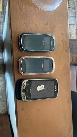 Lot of 3 Old Cell Phones