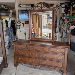 Mirror Dresser
