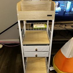 Rolling Makeup Storage