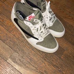 Nike Low Tops Travis Scott’s 10.5 Tan And Brown 