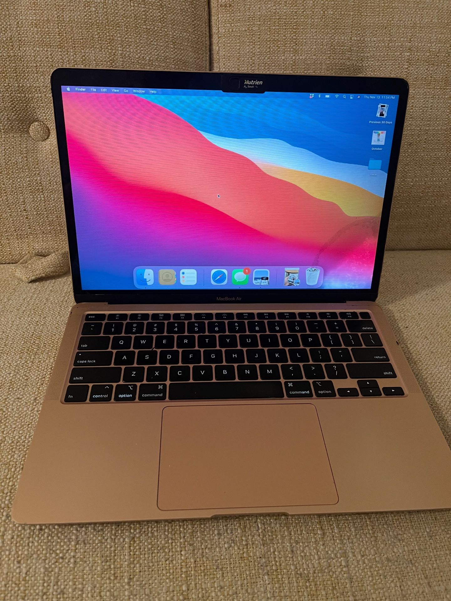 2020 MacBook Air 13” Works And connects To Wifi