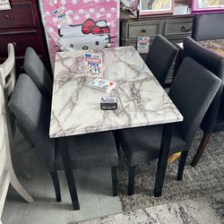 Small dining table set 43” x 28”
