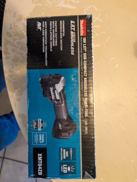 Makita XMT04ZB 18V Brushless Oscillating Tool - StarlockMax & AVT