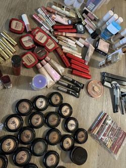 Makeup Foundation, Concealer, Lipstick Foundations, Eyeliner, Lip, Pencils, Bronzer