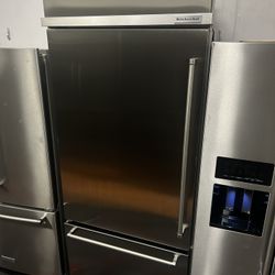 36” Built-In KitchenAid Bottom Freezer Fridge | Platinum Interior | Stainless Finish