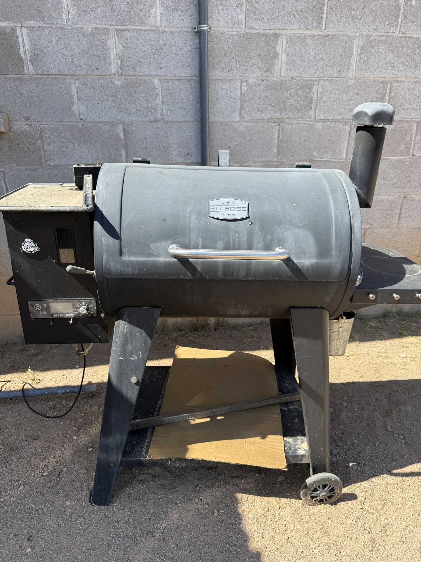 Pit boss Smoker