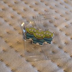 Little Green Men Amazon Peccy Pin