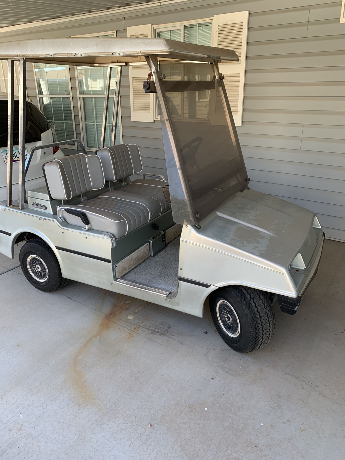 Western Golf Cart (Golf and Country Model) works well new tires and