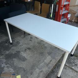 Table with 6 chairs