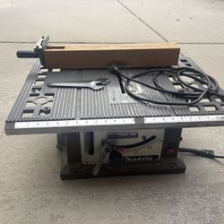 Makita 115v/60 Hz/4500 RMP Table Saw Model 114050E