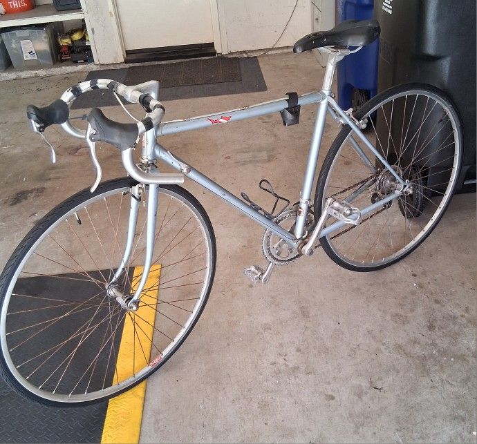 vintage road bicycle. 25"  Light Weight 