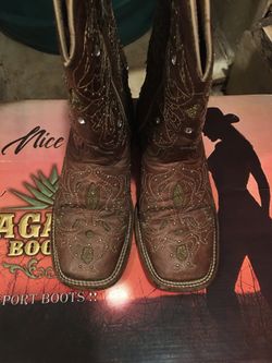 Botas de niña en buenas condiciones