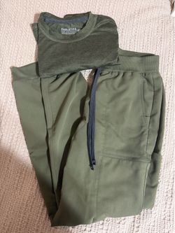 Fabletics scrub set