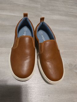 Kids cat and jack slip ons size 13
