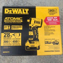 Dewalt ATOMIC DCF921 - 1/2 Inch Impact Wrench Kit - Brand New