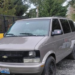 2004 Chevrolet Astro Van