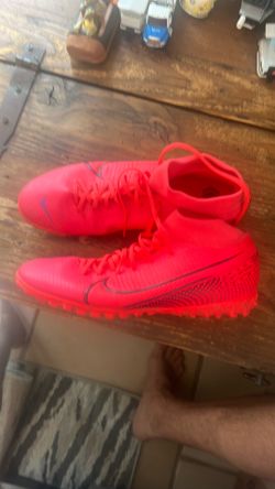Soccer turf shoes  size 11
