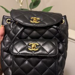 Black chanel mini gift backpack !