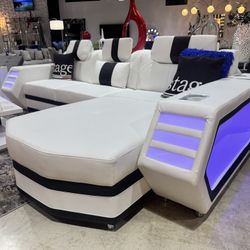 Modern Sectional on sale hurry last pieces 