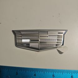 16-23 Cadillac CT6 XT5 front passenger Fender Crest Emblem