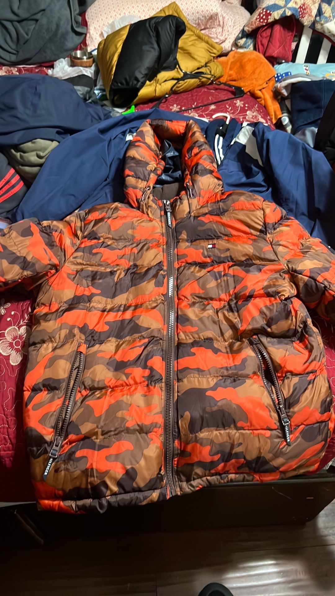 Tommy hill finger puffer jacket