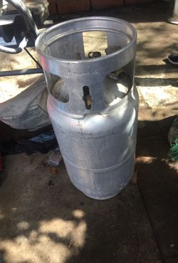 Forklift propane tanks