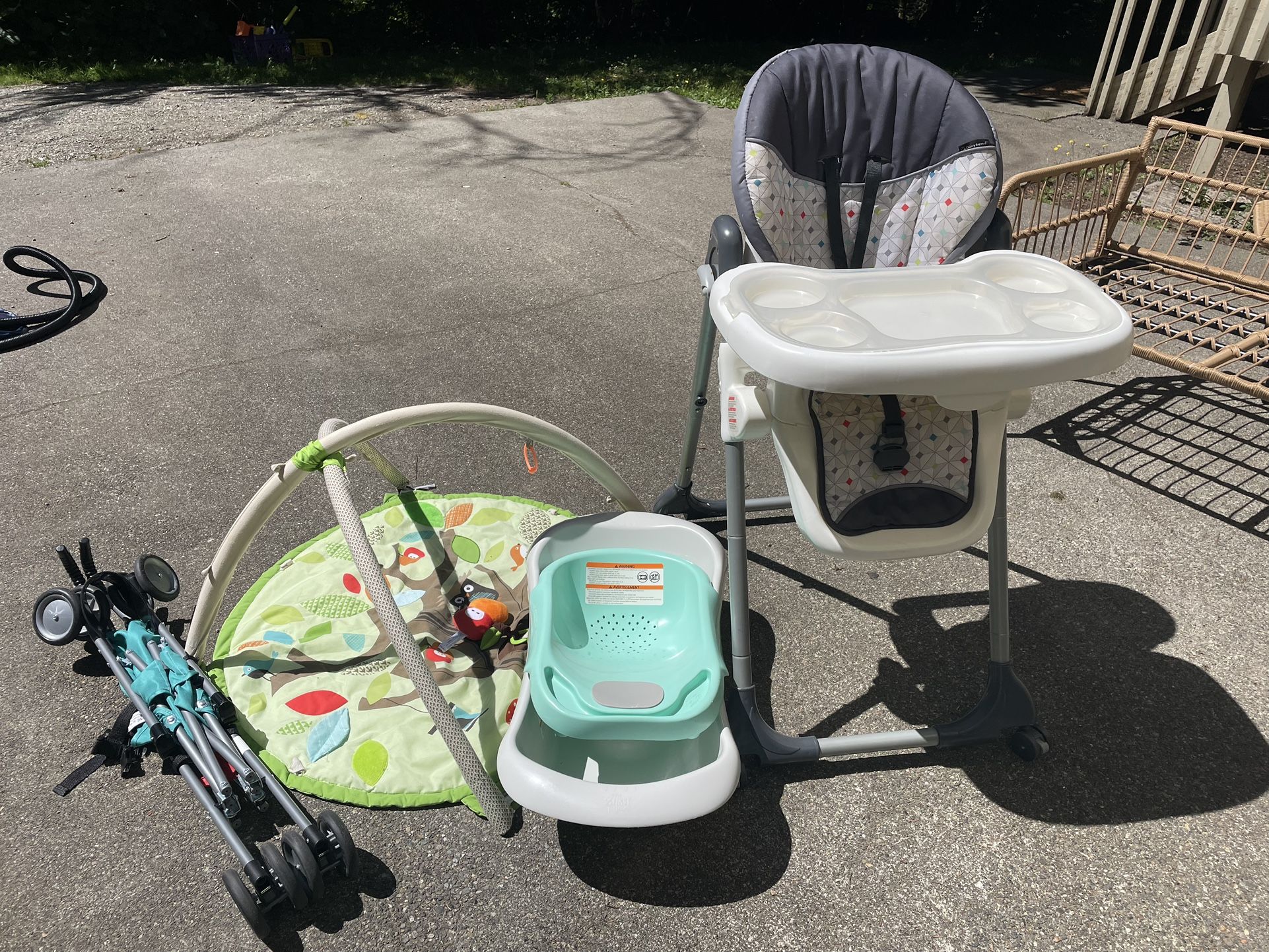 Baby Lot, High chair, Bathtub, Umbrella Stroller, Infant Tummy Time Play Pad
