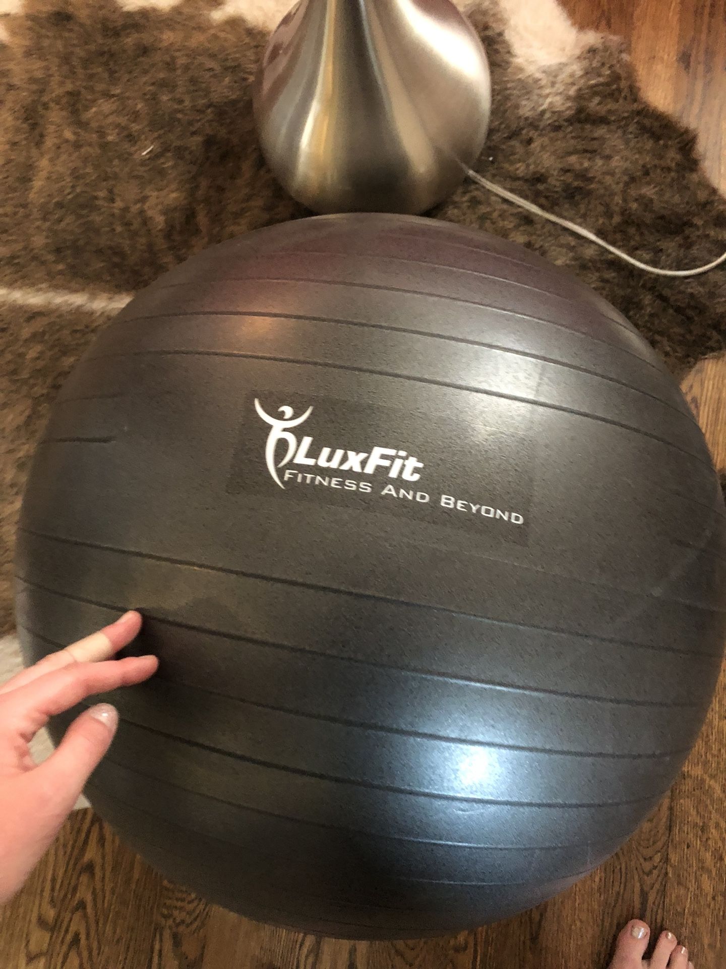 Inflatable exercise ball