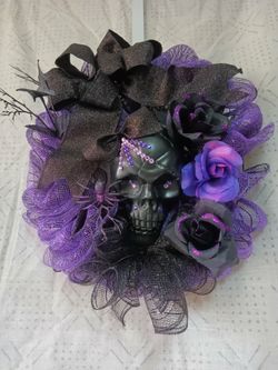 Halloween wreath ghoulie girl skull