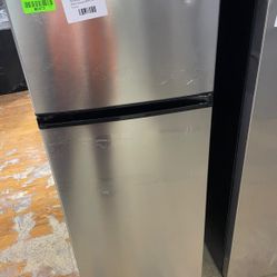 Vissani MDFF7SS 7.1 cu. ft. Top Freezer Refrigerator