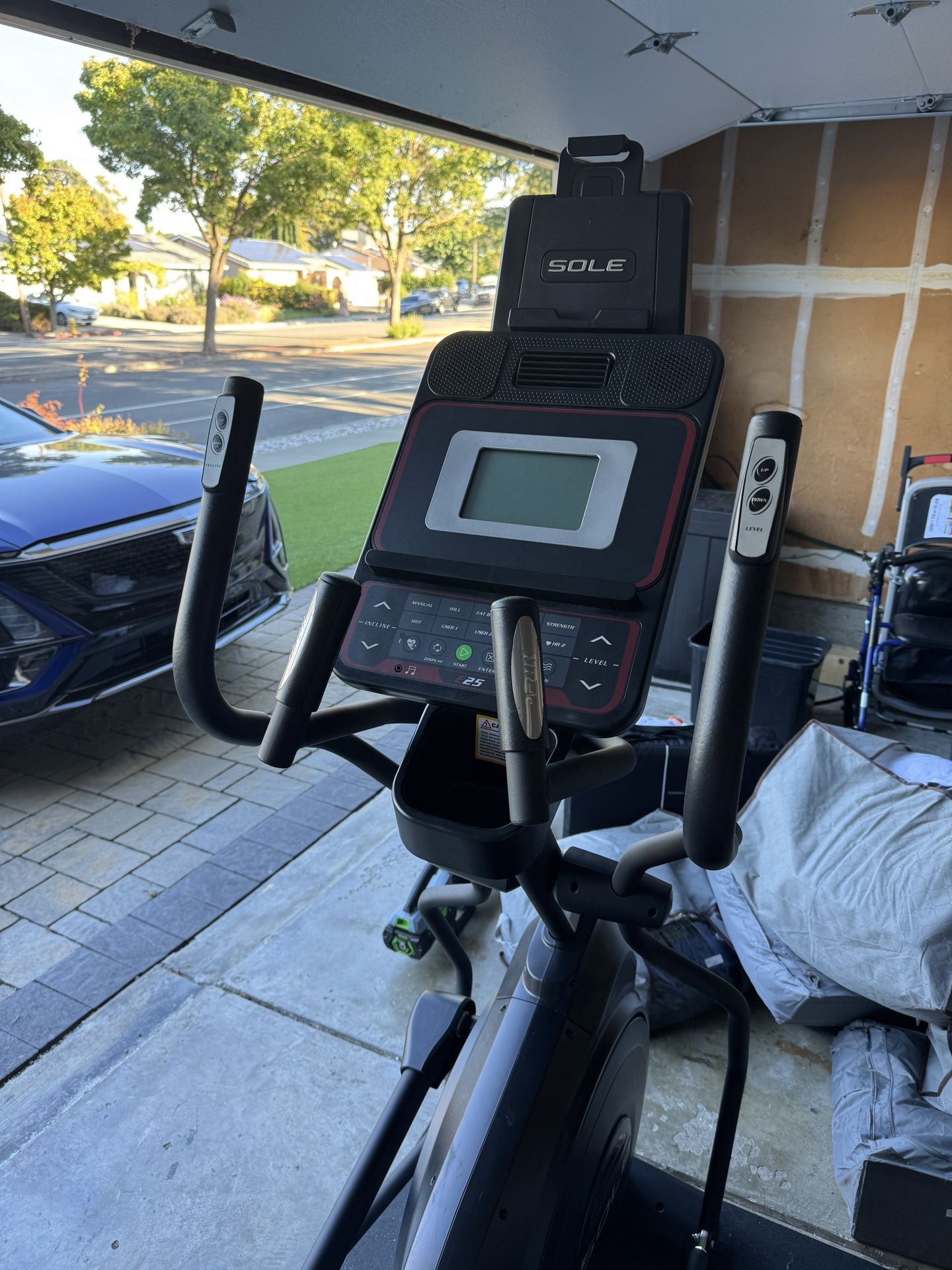 Like New Sole E25 Elliptical	for Sale